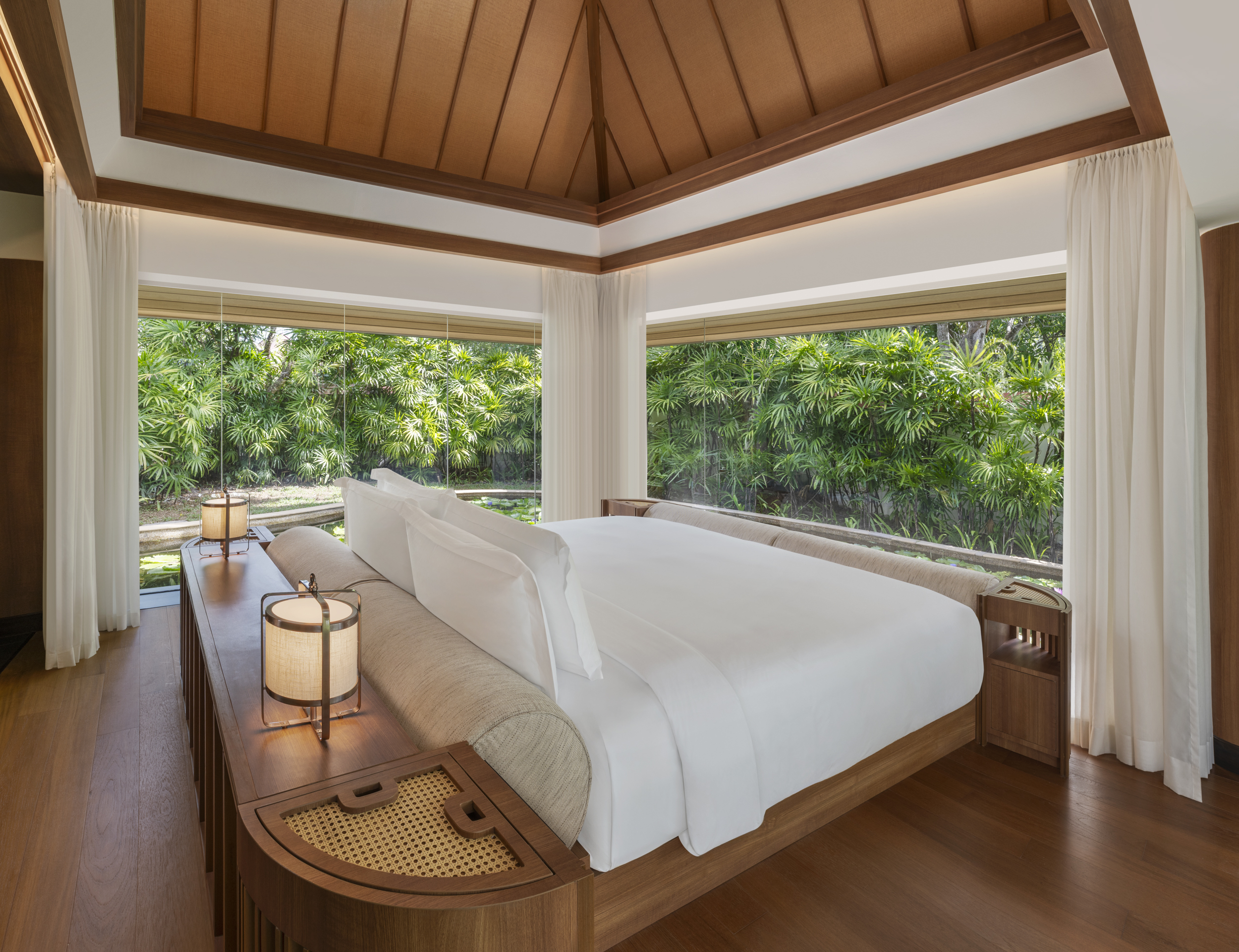 Spa Pool Villa bedroom
